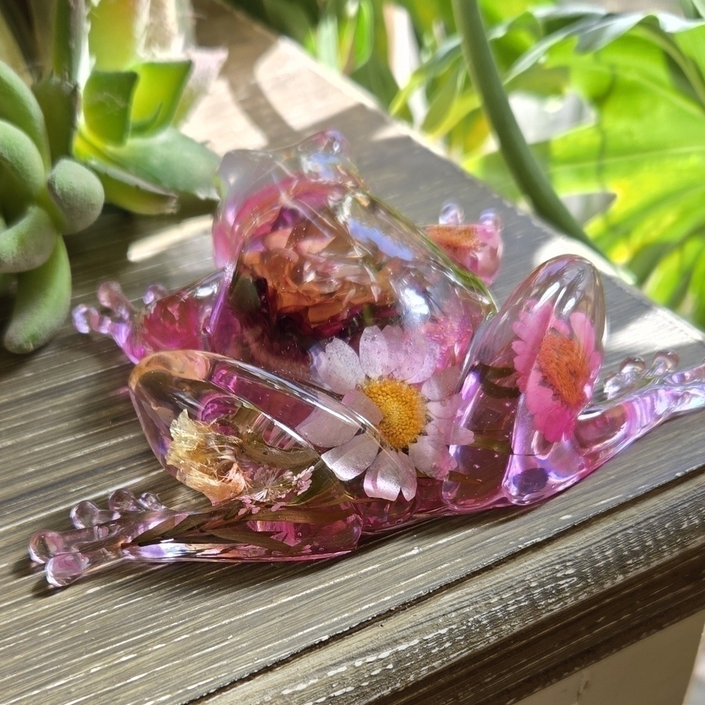 Lucky Tree Frog Hand Crafted - Picture 11 of 13